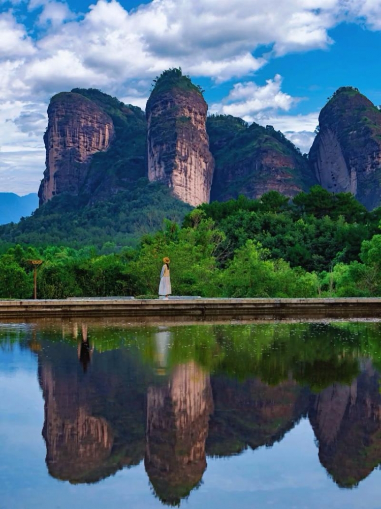 鹰潭5日旅游交友攻略：与心仪伴游共赴丹霞道韵之约